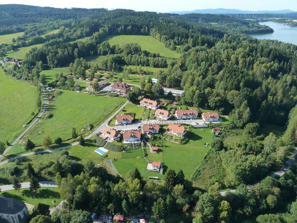 Lipno Lake House เชดนีวีตอน ภายนอก รูปภาพ